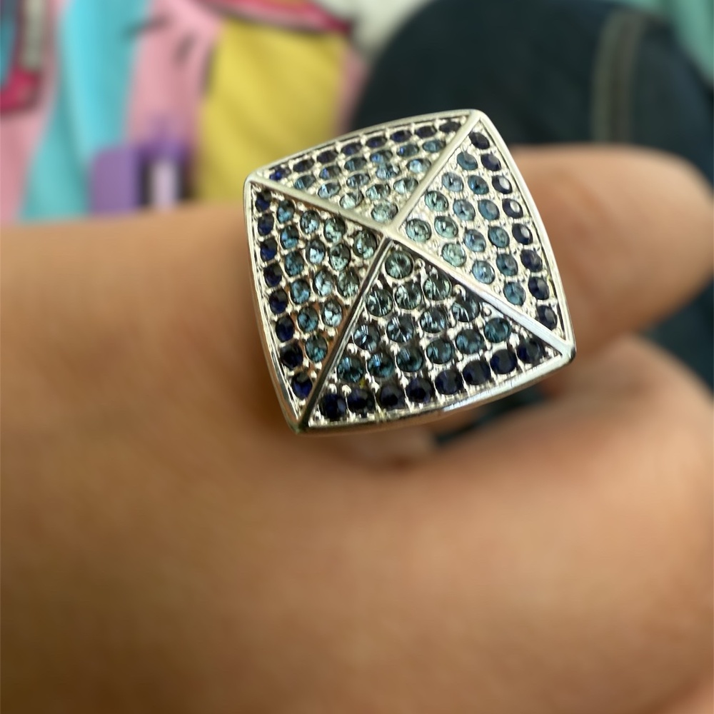 Vintage Sillver touchstone ring  with blue crysatl size 6